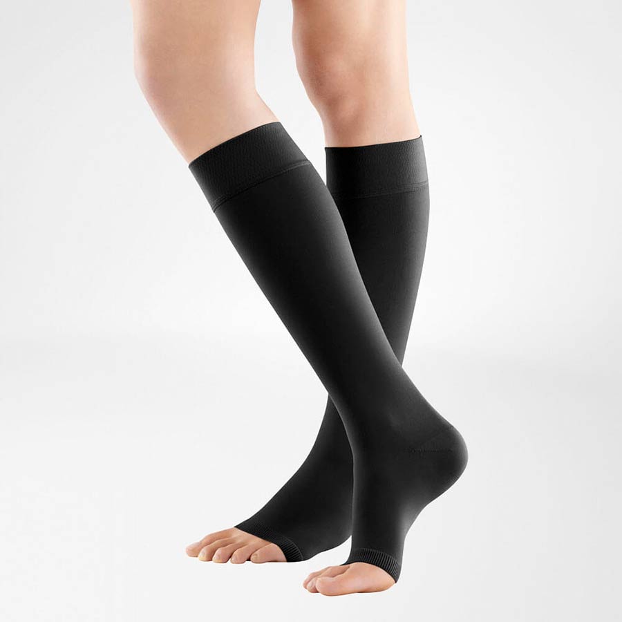 YPBF_KPB_SOFT_galleryImages_22-AD-Black-BorderDot5-OpenToe
