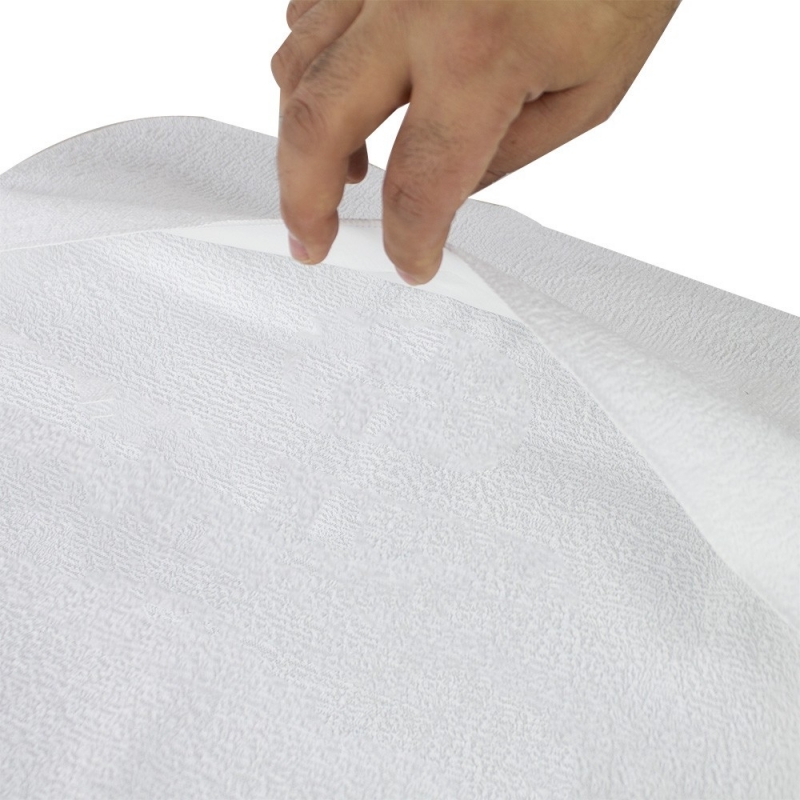 babero-para-adulto-impermeable-rizo-y-reutilizable_3