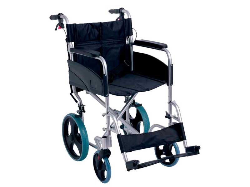 Silla de ruedas plegable con respaldo abatible y frenos - Ortocasa Ortopedia